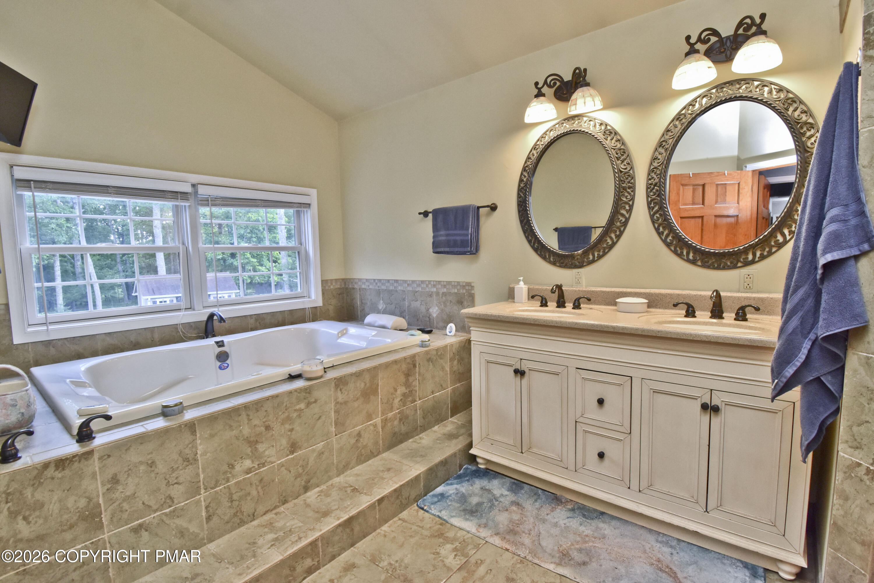 320 Ramble Bush Road Stroudsburg, PA 18360 - Photo 19 of 56 6 Primary Bath (1)
