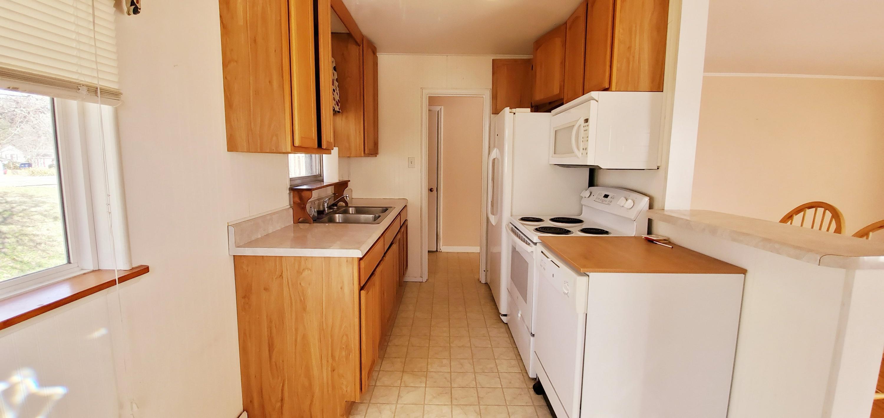 114 Alger Road Oak Ridge, TN 37830 - Photo 5 of 18 Step Saver Kitchen