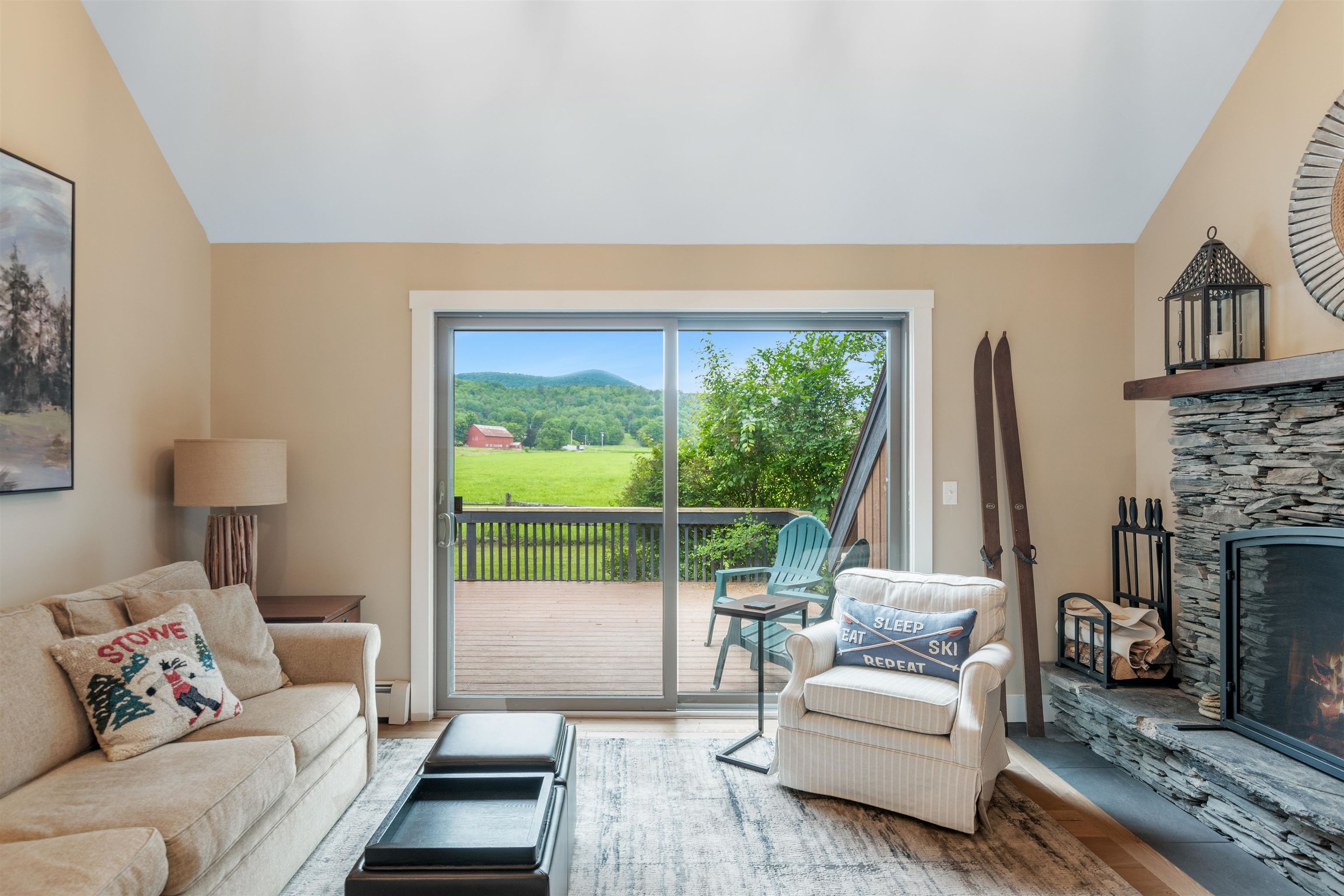 91 View Road, Unit 15 Stowe, VT 05672 - Photo 5 of 39