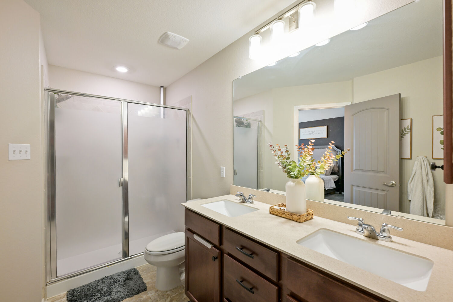 175 Gustaf Trail Kyle, TX 78640 - Photo 18 of 28 Primary bathroom