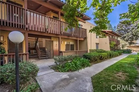 $2,600 | 1040 West MacArthur Boulevard, Unit 35, Santa Ana, CA 92707