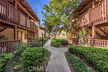 $2,600 | 1040 West MacArthur Boulevard, Unit 35, Santa Ana, CA 92707