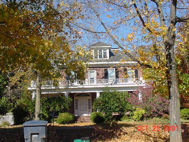 1901 Grandin Road Southwest Roanoke, VA 24015 - Photo 1 of 1 Front
