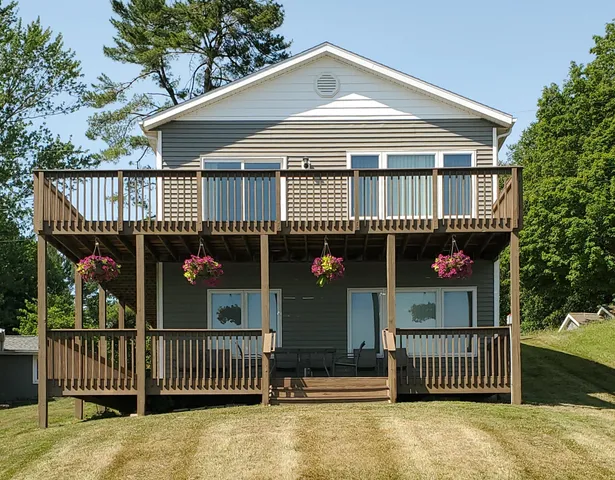 $480,000 | 3718 Peterson Drive, Gobles, MI 49055