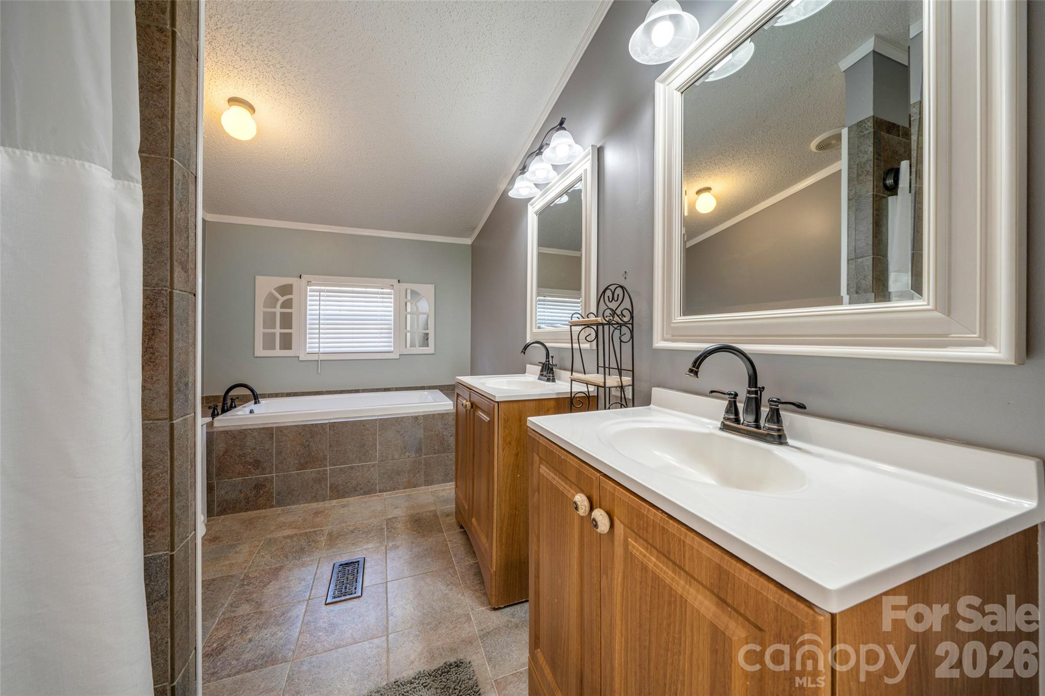 435 McMinn Road Hendersonville, NC 28792 - Photo 18 of 48