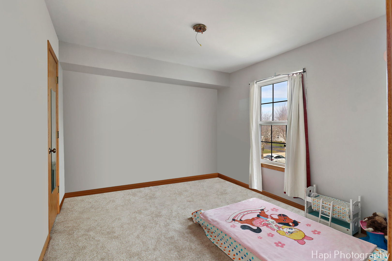 809 Village Circle Marengo, IL 60152 - Photo 14 of 19 an empty room with windows