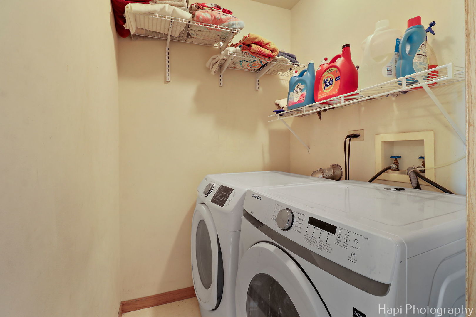 809 Village Circle Marengo, IL 60152 - Photo 15 of 19 a utility room with dryer and washer