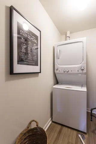 $2,229 | 1681 East Greenbriar Drive, Unit 3825, Schaumburg, IL 60173