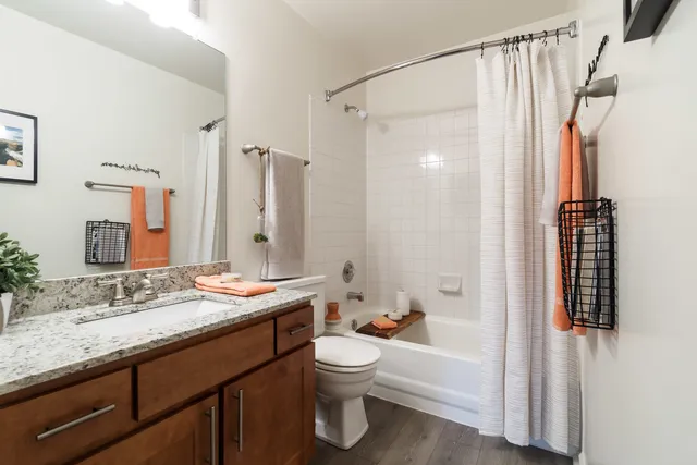 $2,229 | 1681 East Greenbriar Drive, Unit 3825, Schaumburg, IL 60173