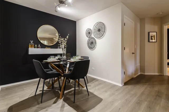 $2,229 | 1681 East Greenbriar Drive, Unit 3825, Schaumburg, IL 60173