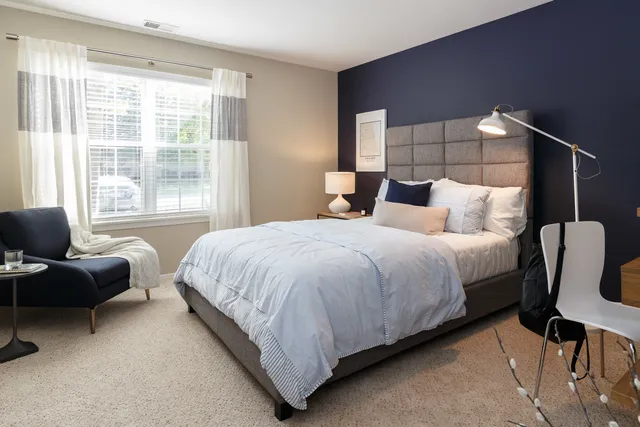 $2,229 | 1681 East Greenbriar Drive, Unit 3825, Schaumburg, IL 60173