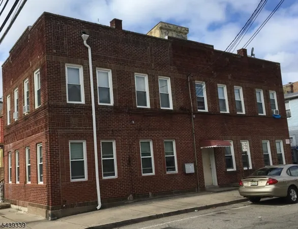 $2,075 | 256 Ackerman Avenue, Unit 2, Clifton, NJ 07011