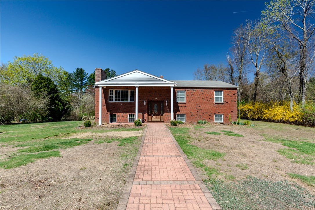 39 Francis Road Glocester, RI 02857 - Photo 3 of 50