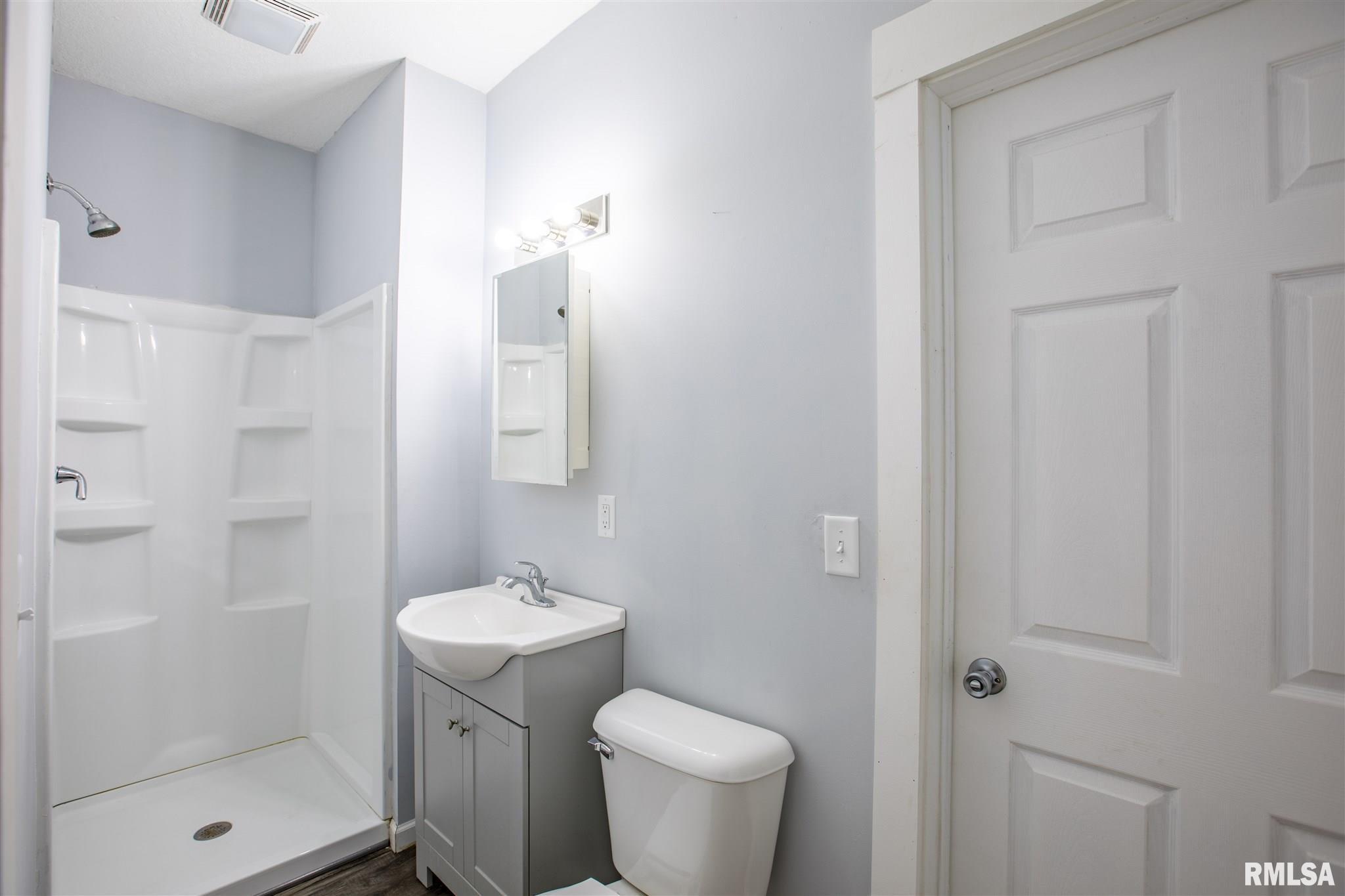 249 45th Street Moline, IL 61265 - Photo 11 of 23 Gallery Image 11