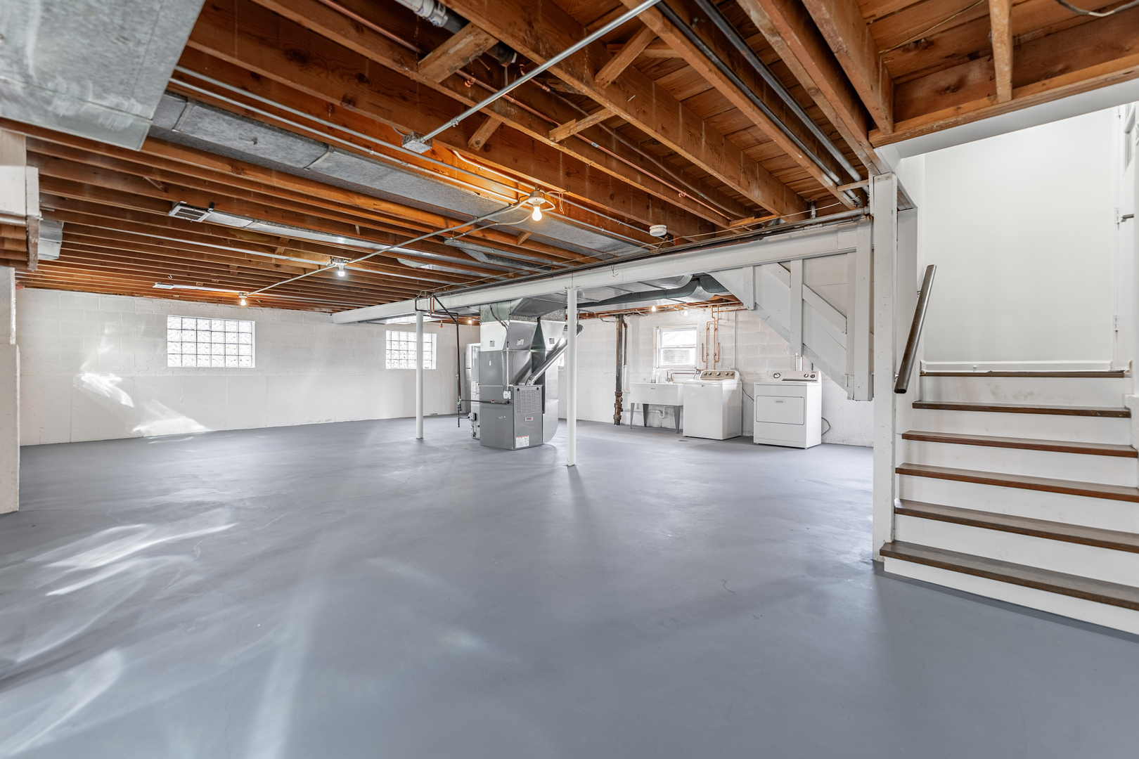 4313 Elm Avenue Lyons, IL 60534 - Photo 25 of 34 a view of a indoor garage