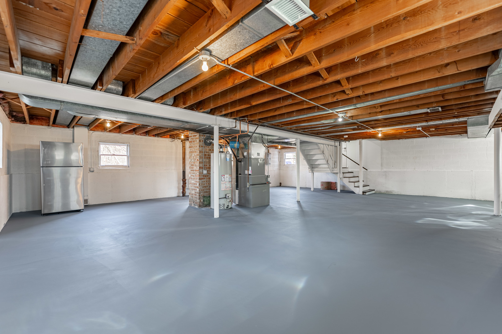 4313 Elm Avenue Lyons, IL 60534 - Photo 27 of 34 a view of a garage