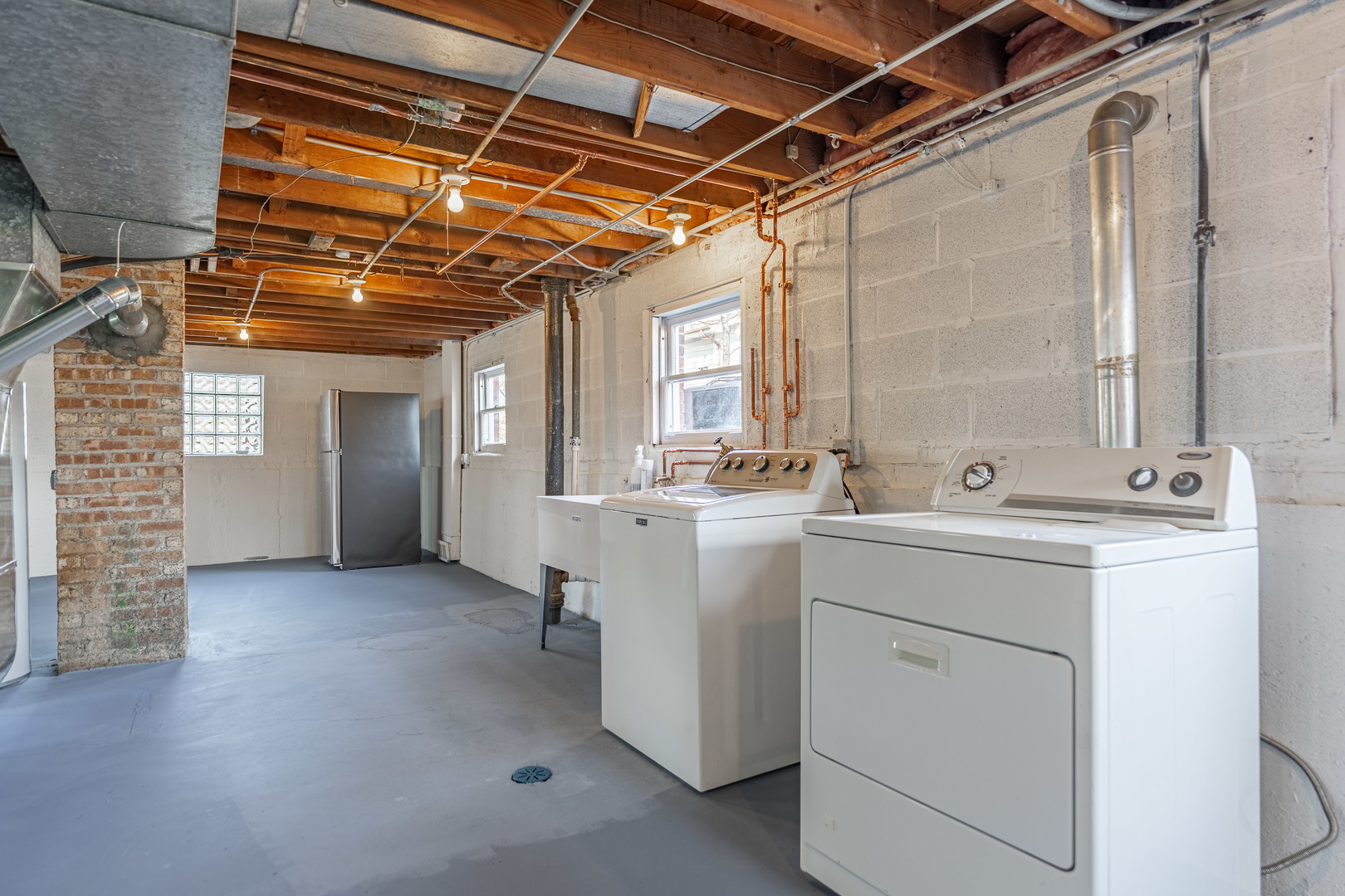 4313 Elm Avenue Lyons, IL 60534 - Photo 28 of 34 a view of utility room and washer and dryer
