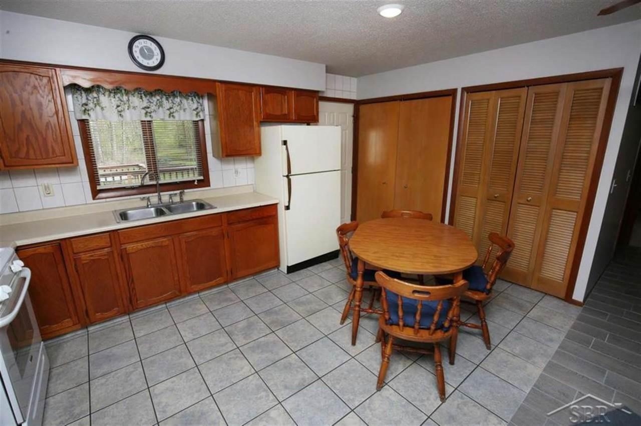 1288 West Prairie Road Midland, MI 48640 - Photo 8 of 29 50041598-7.JPG