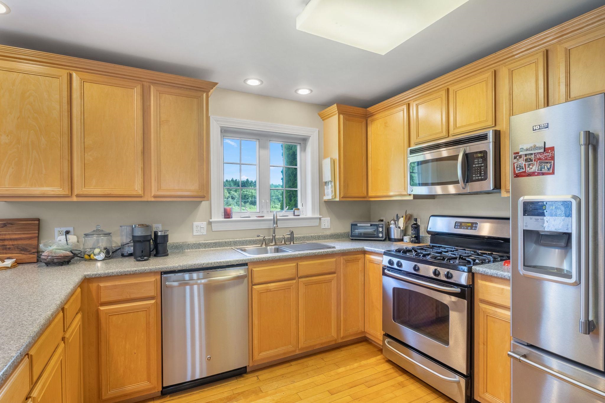 18 Morrison Lane Dover, NH 03820 - Photo 11 of 46