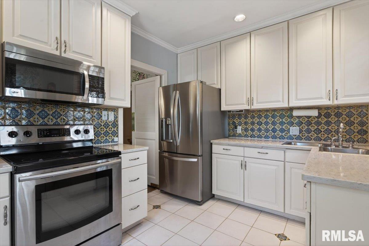 1720 South Bates Avenue Springfield, IL 62704 - Photo 16 of 47