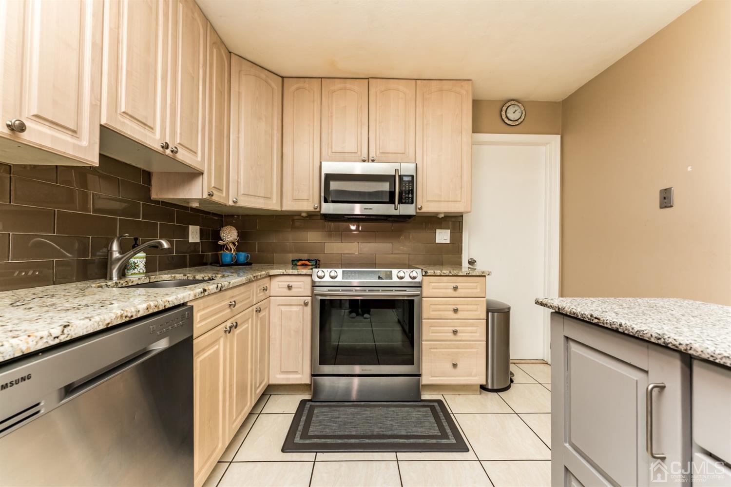 14 Overton Road East Windsor, NJ 08520 - Photo 14 of 39 Gallery Image 14