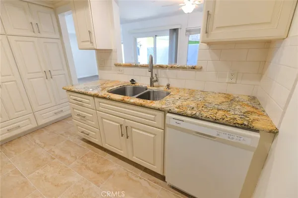 $3,950 | 257 Avenida Victoria, Unit A, San Clemente, CA 92672