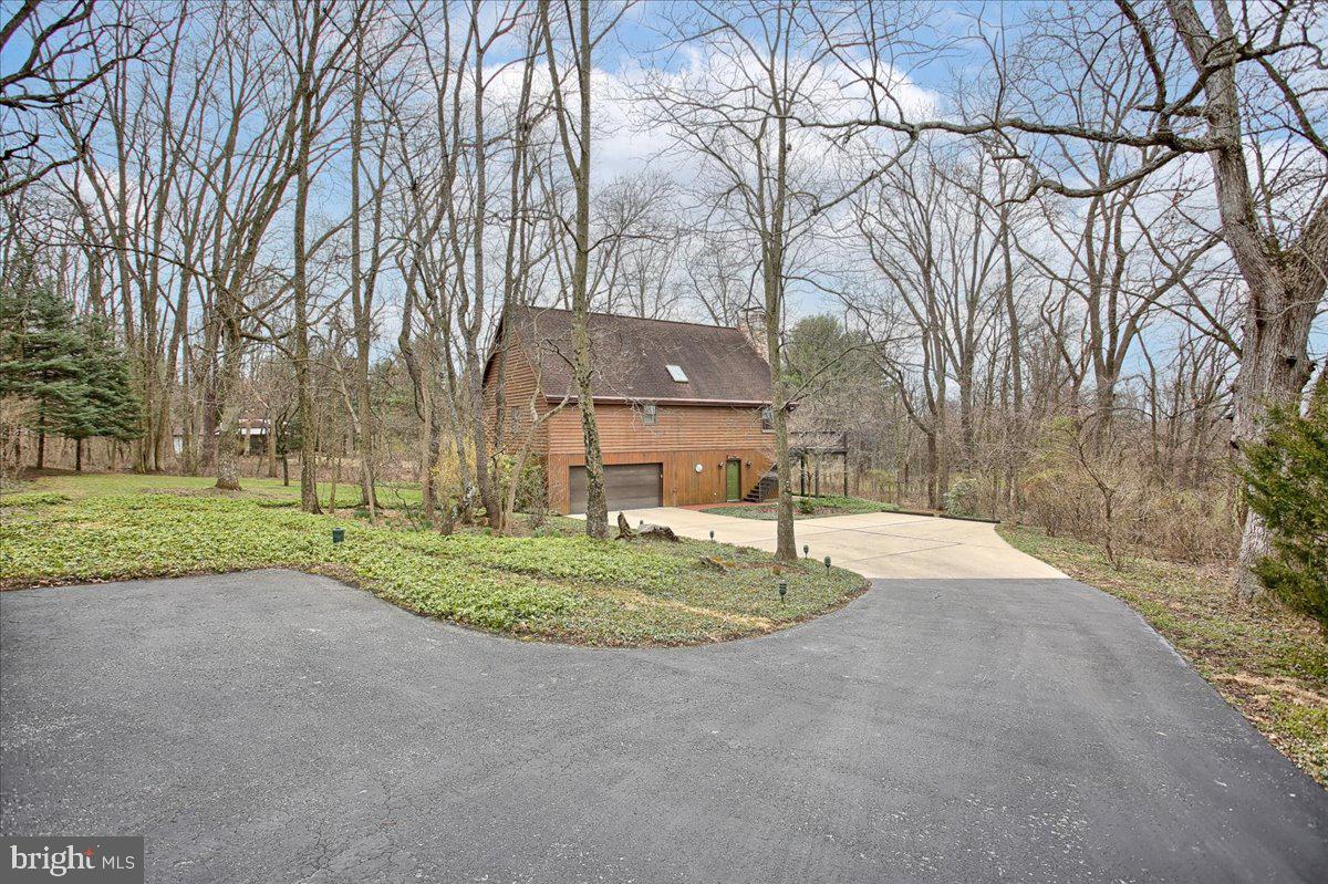 2 Cedar Road Carlisle, PA 17015 - Photo 3 of 44 Gallery Image 3