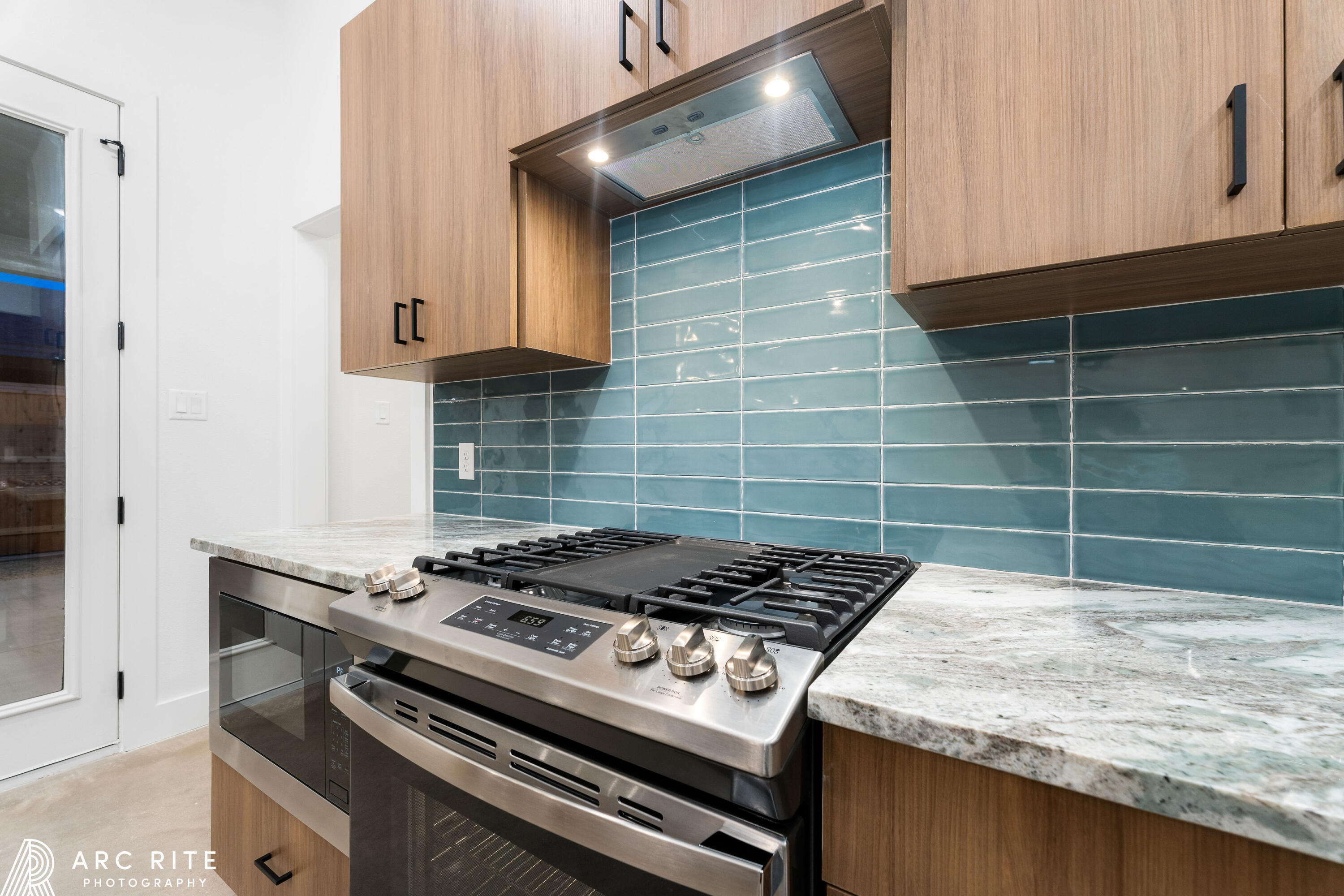 4523 22nd Place Lubbock, TX 79407 - Photo 7 of 29 452322ndPl-27