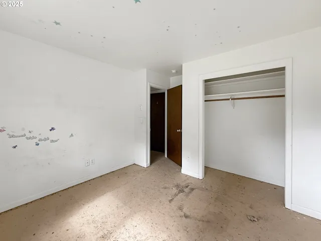 a view of empty room