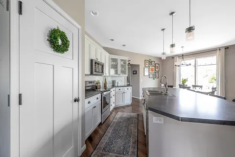 $699,999 | 334 Basilica Parkway, Verona, WI 53593