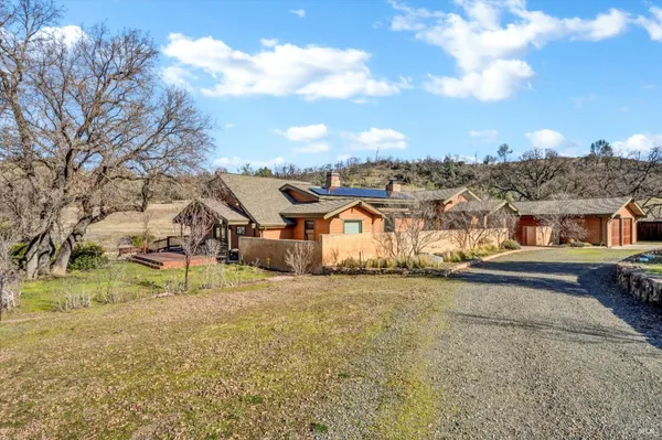 a view of a yard with mountain view