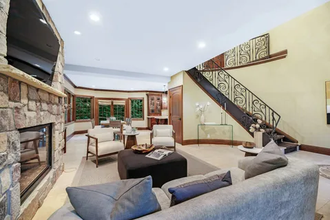 $1,595,000 | 2015 Kenneys Road, Southold, NY 11971