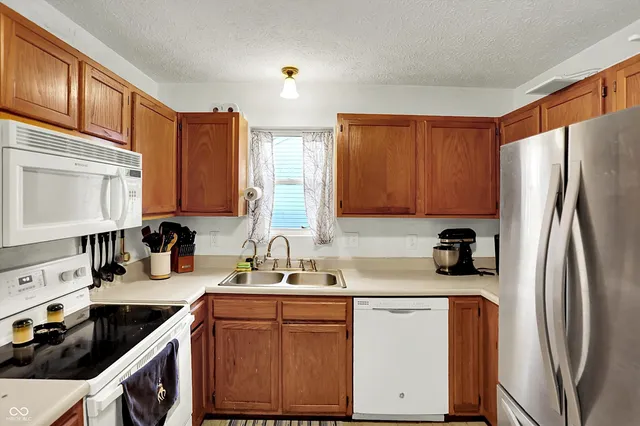 $195,000 | 3439 Lauren Drive, Indianapolis, IN 46235