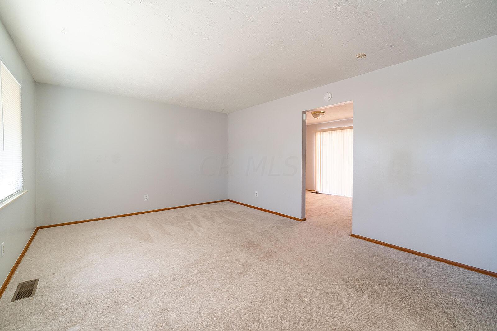 2761 Fleet Road Columbus, OH 43232 - Photo 4 of 41 2761 Fleet Rd-19