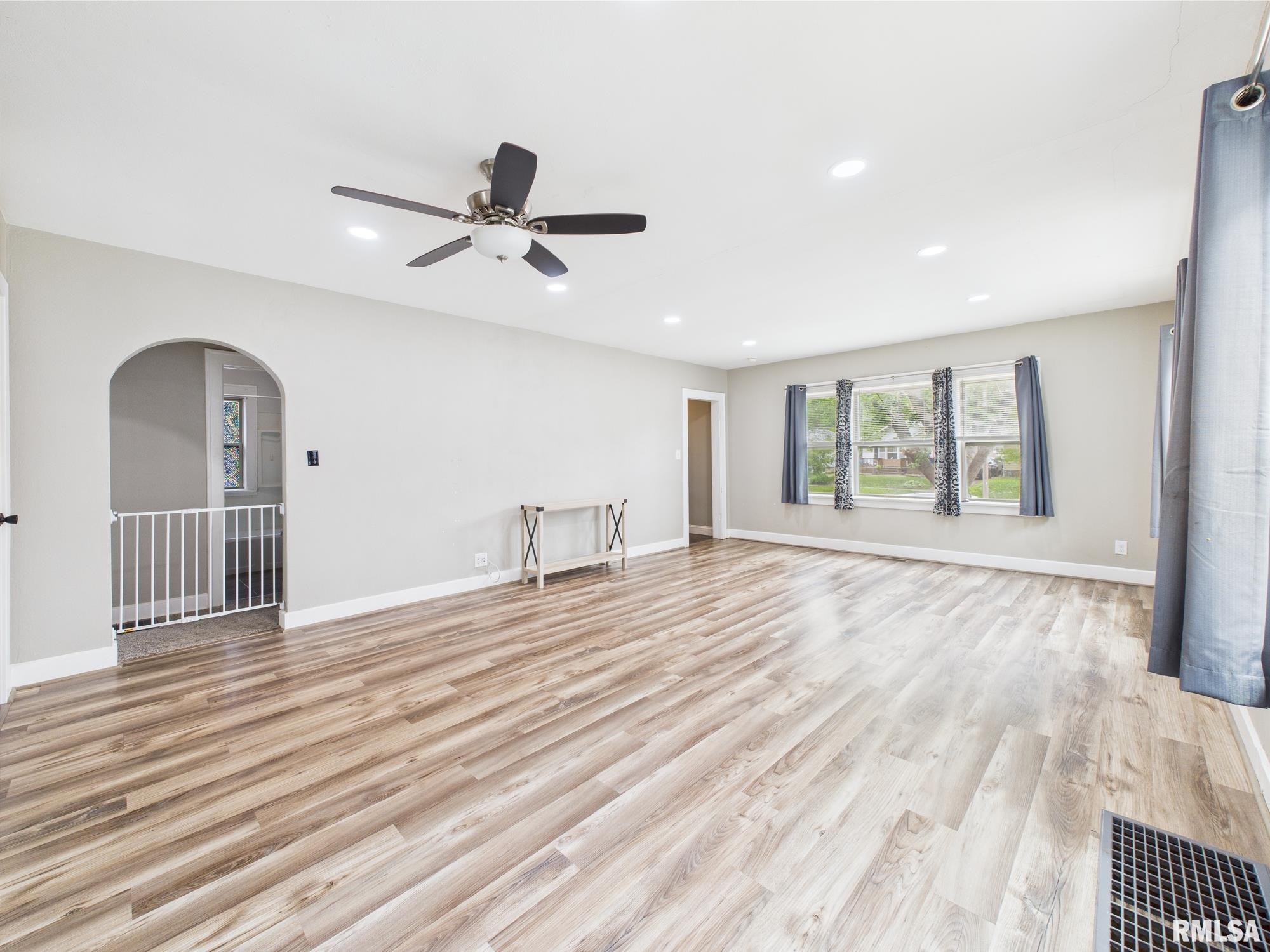 2417 Yale Boulevard Springfield, IL 62703 - Photo 4 of 19