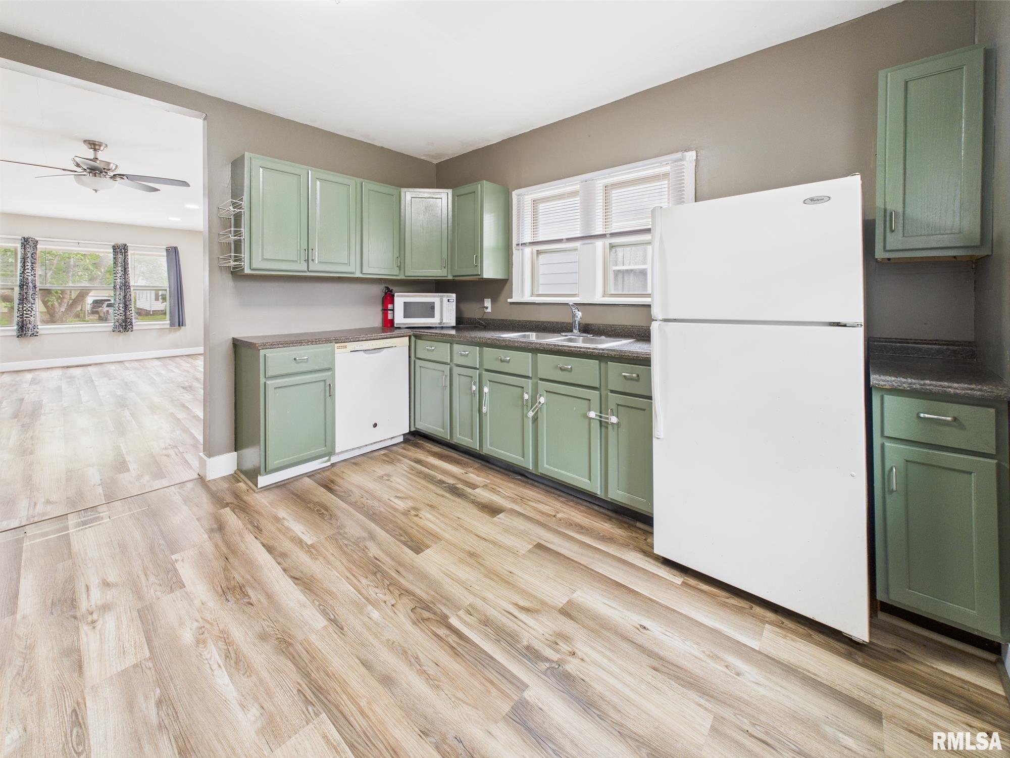 2417 Yale Boulevard Springfield, IL 62703 - Photo 10 of 19