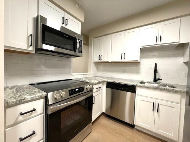 2 Ryefield Drive, Unit 13 Old Orchard Beach, ME 04064 - Photo 3 of 22 Kitchen