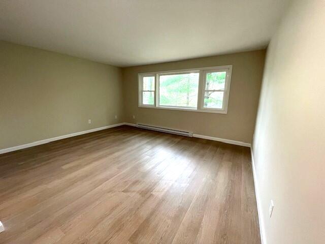 2 Ryefield Drive, Unit 13 Old Orchard Beach, ME 04064 - Photo 6 of 22 Living Room