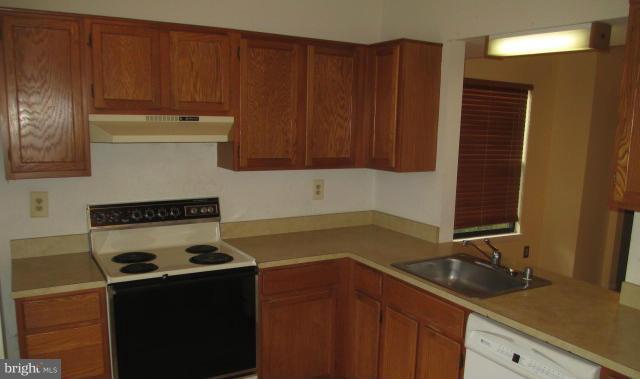 6314 Red Haven Road Columbia, MD 21045 - Photo 2 of 19 Kitchen