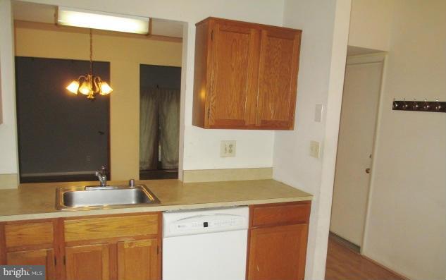 6314 Red Haven Road Columbia, MD 21045 - Photo 4 of 19 Kitchen