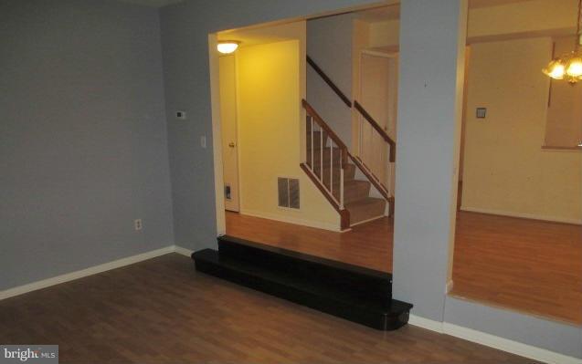 6314 Red Haven Road Columbia, MD 21045 - Photo 7 of 19 Living Room