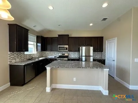 $1,950 | 1898 Baron Drive, New Braunfels, TX 78130