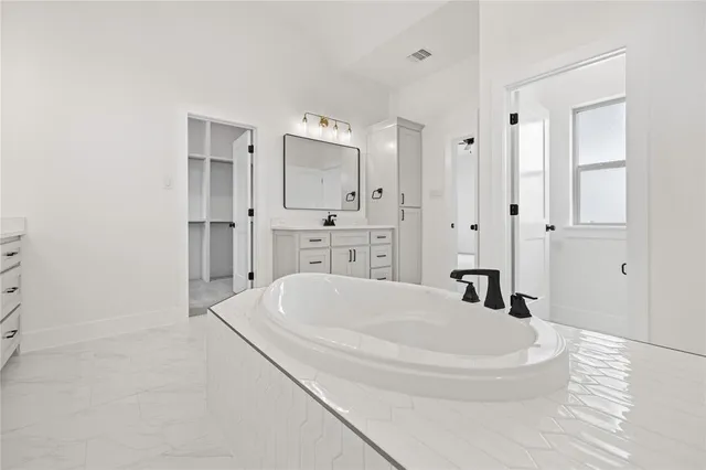 $599,900 | 104 Prairie Winds Drive, Poolville, TX 76487