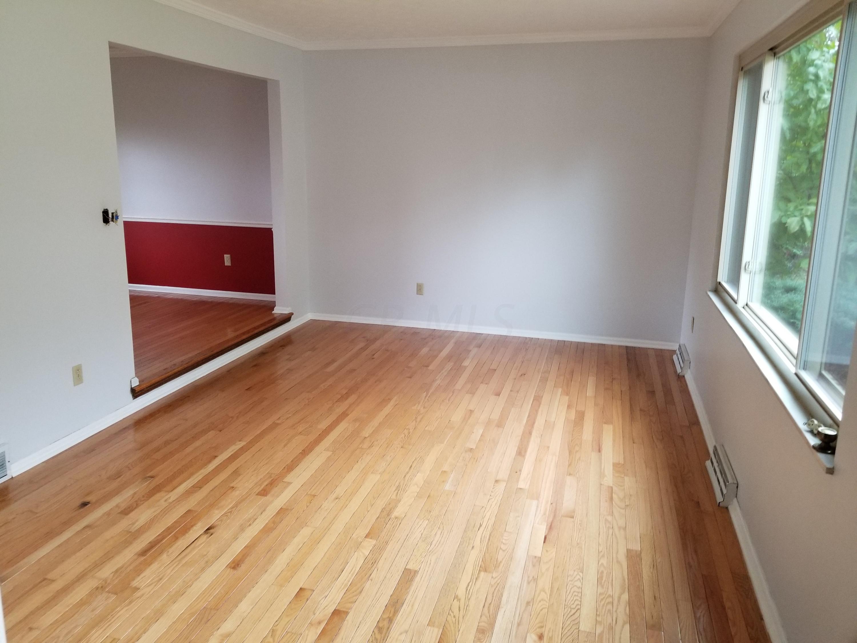 1915 Fairhaven Road Columbus, OH 43229 - Photo 3 of 28 Gallery Image 3