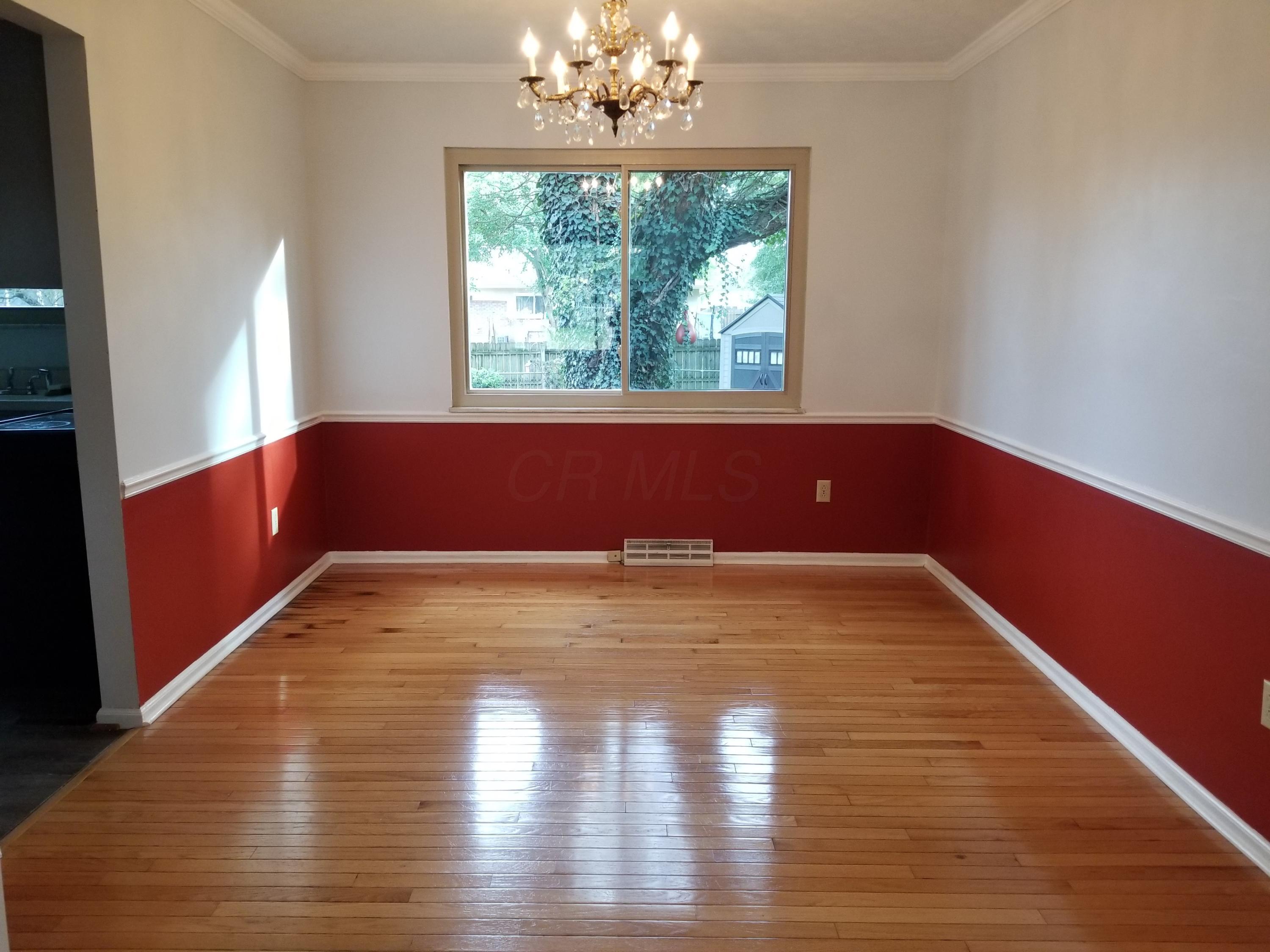 1915 Fairhaven Road Columbus, OH 43229 - Photo 4 of 28 Gallery Image 4