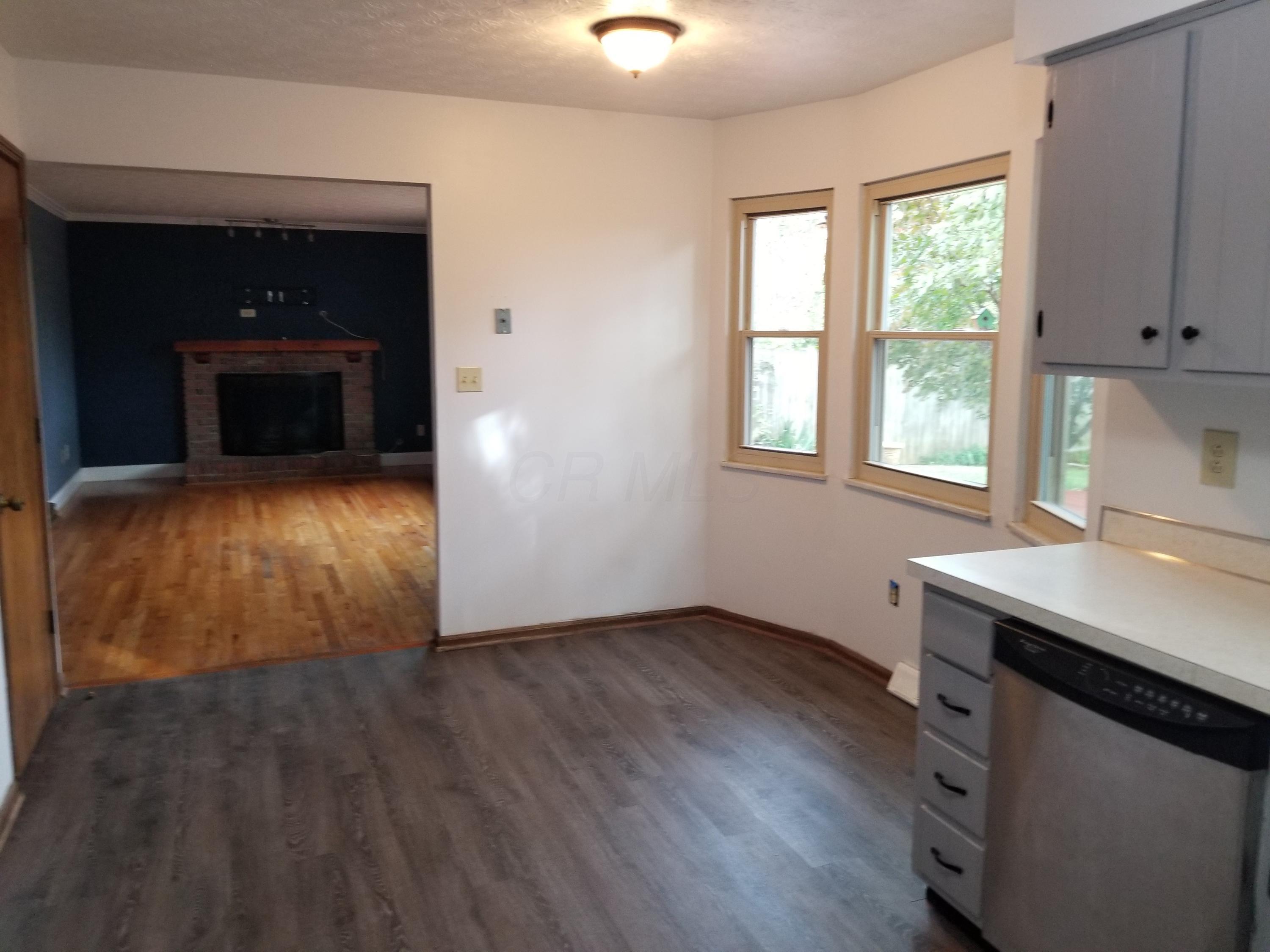 1915 Fairhaven Road Columbus, OH 43229 - Photo 8 of 28 Gallery Image 8