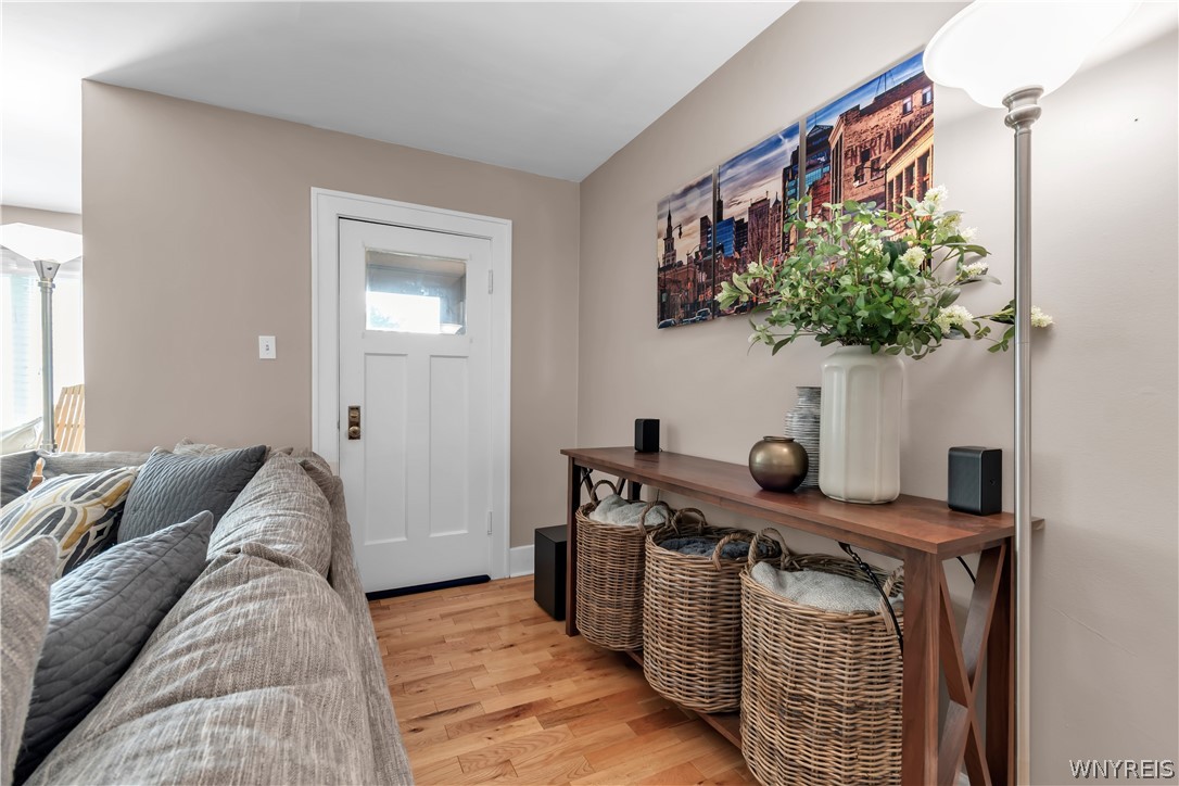 285 Hartwell Road Buffalo, NY 14216 - Photo 4 of 48