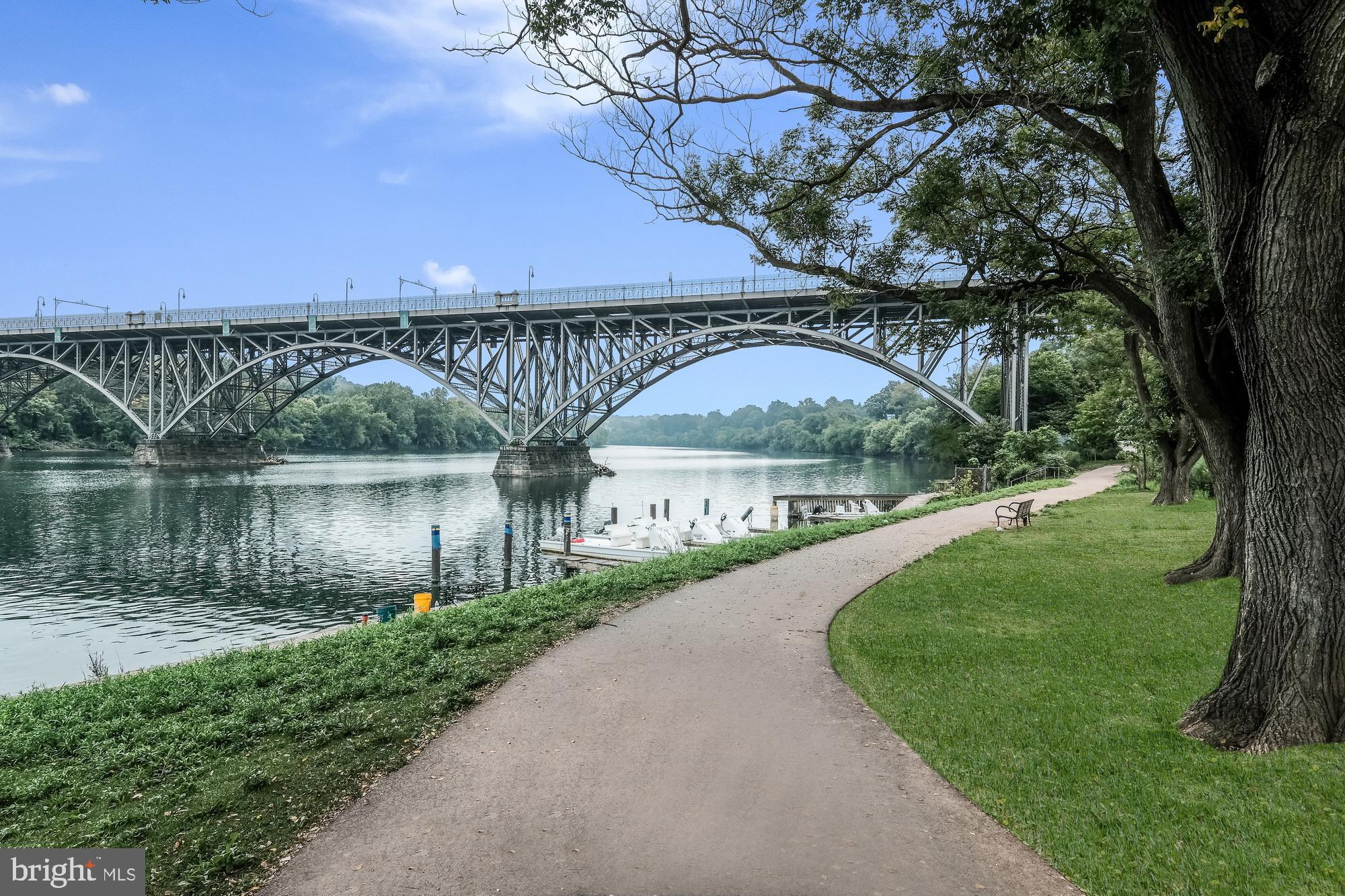 23 South 23rd Street, Unit 6C Philadelphia, PA 19103 - Photo 12 of 12 a view of a water fountain and a signage
