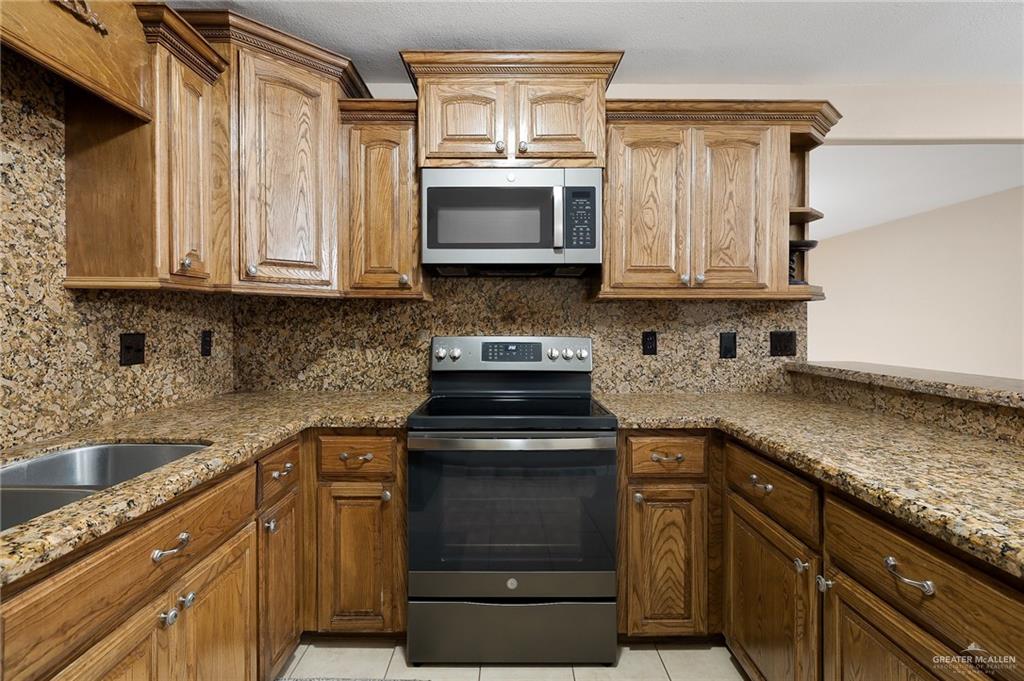 415 South Westgate Drive, Unit 22 Weslaco, TX 78596 - Photo 7 of 19