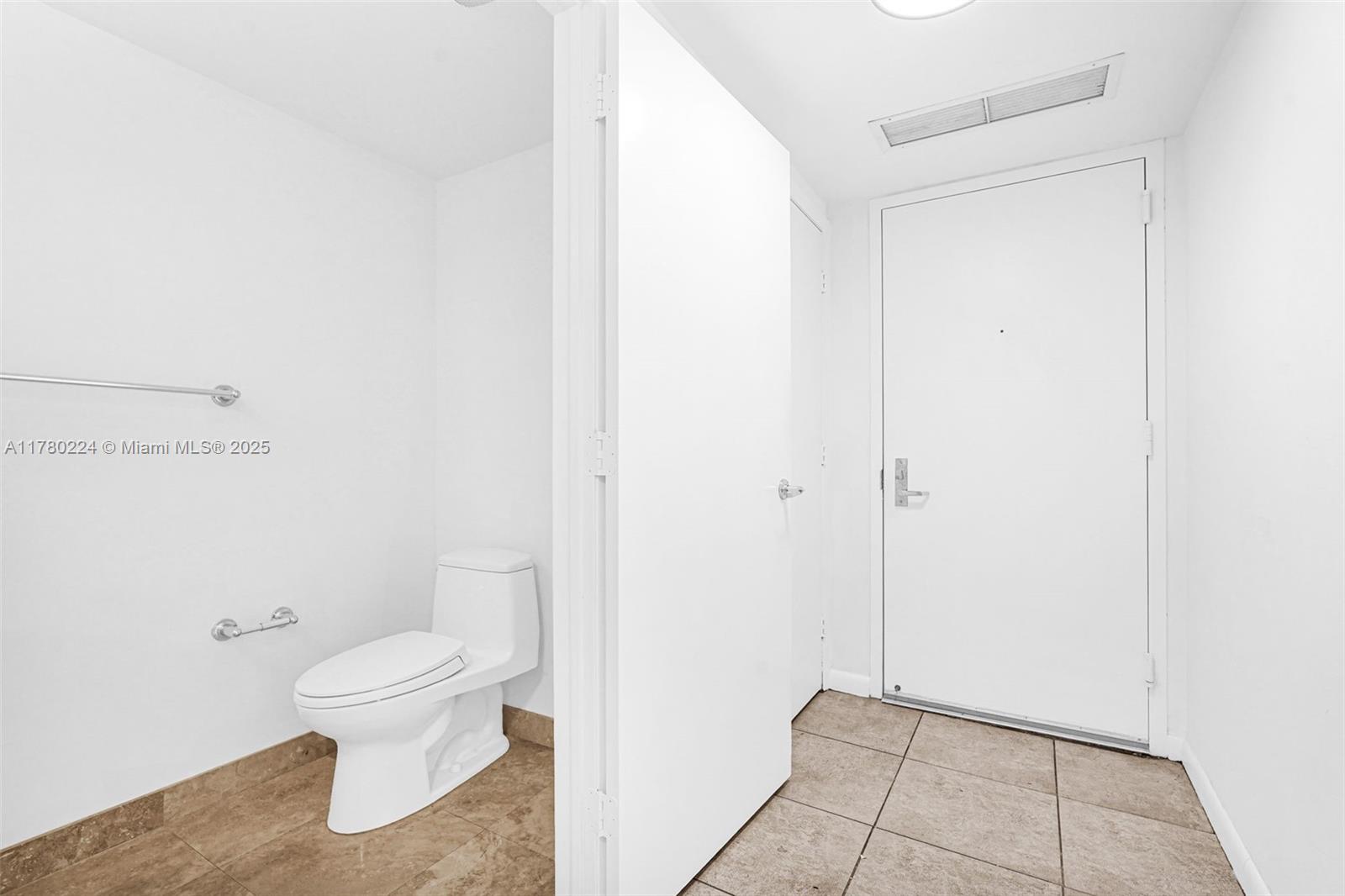 41 Southeast 5th Street, Unit 406 Miami, FL 33131 - Photo 16 of 68